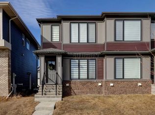 215 E Chinook Gate Blvd SW, Airdrie, AB T4B 5J4