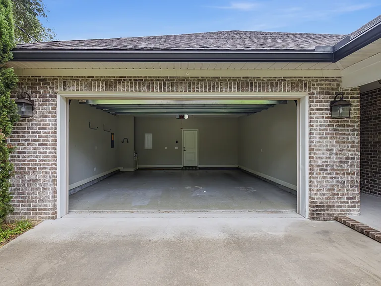 1874 Edge Ave — Photo 52
