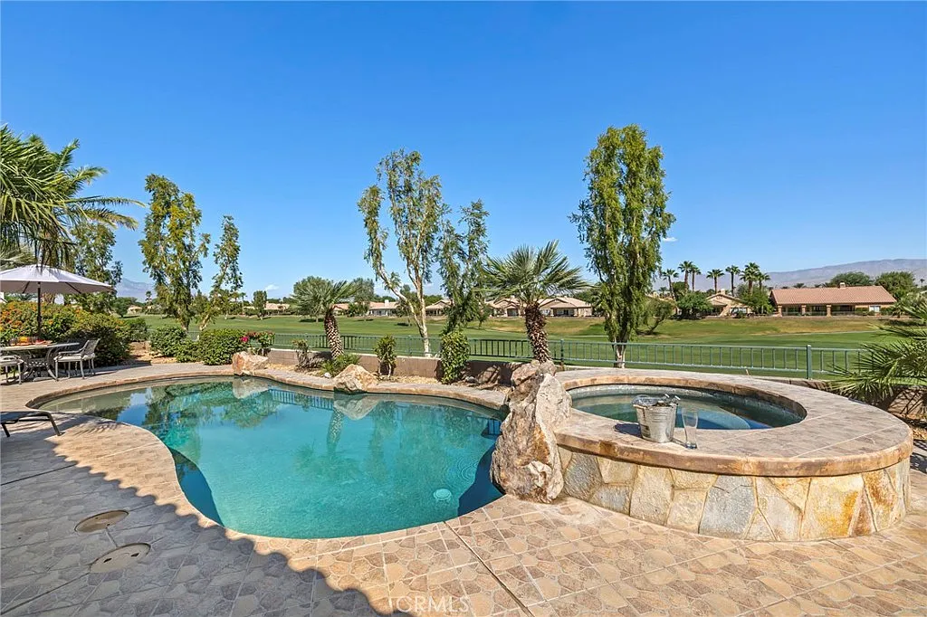 4 bed, 2380 sqft, $5,999 — Photo 2