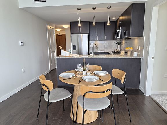 5th image of 1708 Ontario St #1606