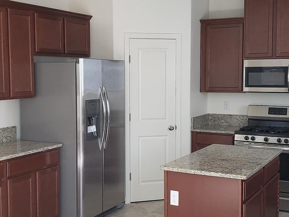2nd image of 3721 E. Kaweah Ave.