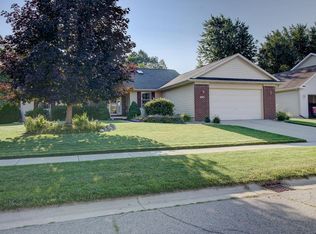 2578 Cunningham Dr, Lansing, MI 48911