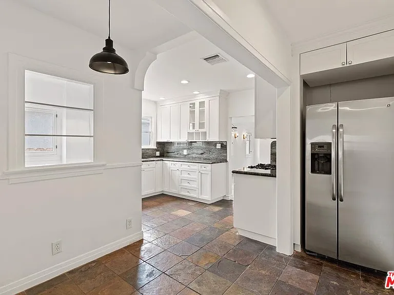228 Rennie Ave — Photo 14
