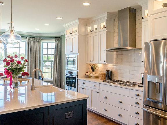 Images of the home are for illustrative purposes only and should never be relied upon