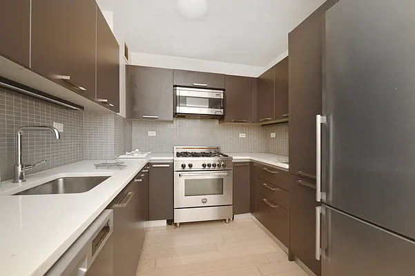 Rented by Manhattan Realty Group | media 12