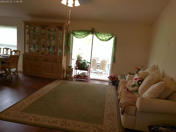 4th image of 2421 SE Gilbert Ave