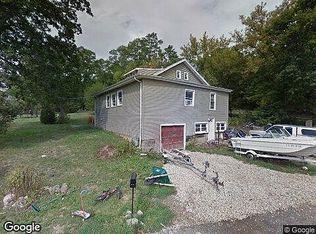 24180 N Riverside Dr, Cary, IL 60013