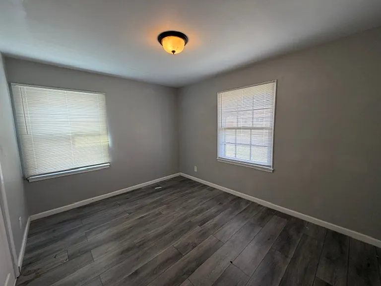 308 Lanark Rd — Photo 13