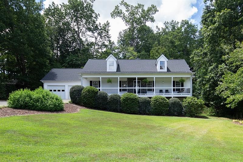 1st image of 31 N Windsor Ln