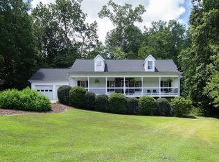 31 N Windsor Ln, Dawsonville, GA