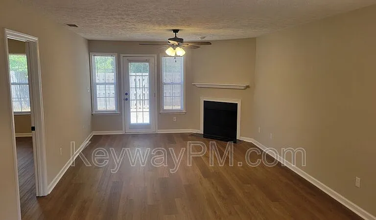 858 Pawley Ct — Photo 4