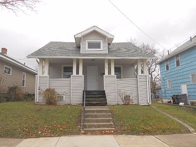 1st image of 523 Marian Ave
