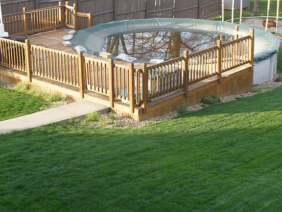 Pool/Deck (new pool lining 2011)