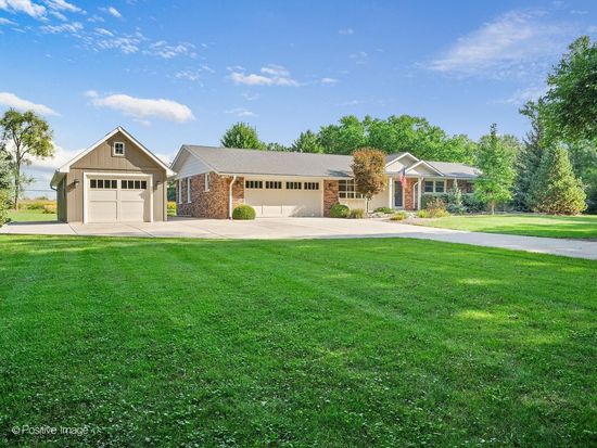 28W224 Robin Ln, Northwoods, IL 60185