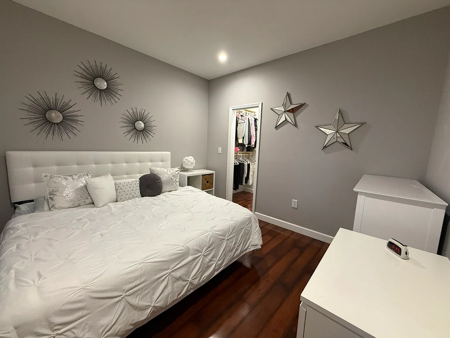 4 bed, 2.5 bath, 1900 sqft, $1,350 — Photo 1