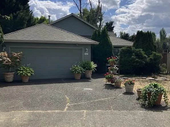 945 NE Lija Loop, Portland, OR 97211