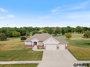 37 West Ridge Dr, Shenandoah, IA 51601