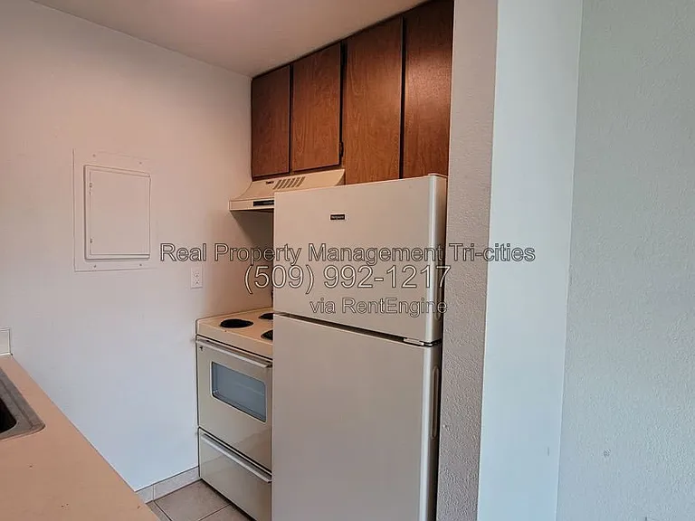 1025 W Entiat Ave #A2 — Photo 4