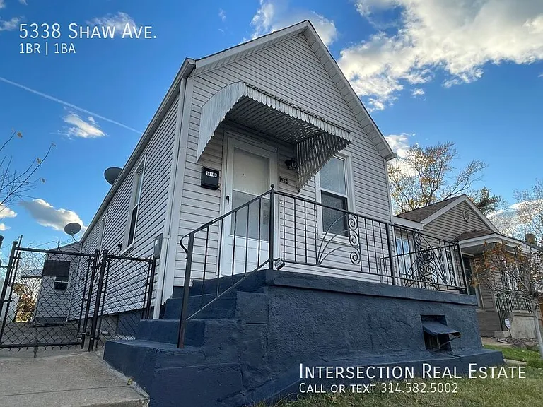 5338 Shaw Ave — Photo 2
