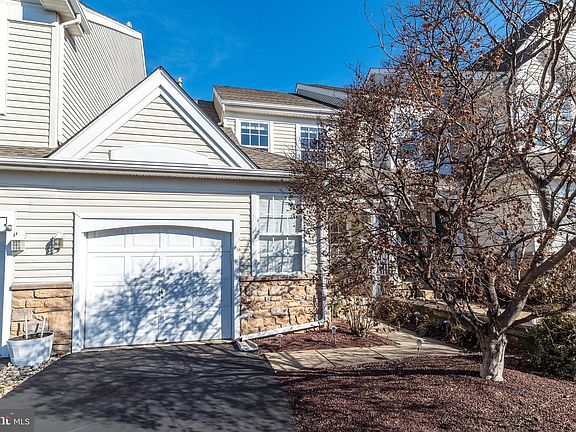 2nd image of 1613 Rockcress Dr