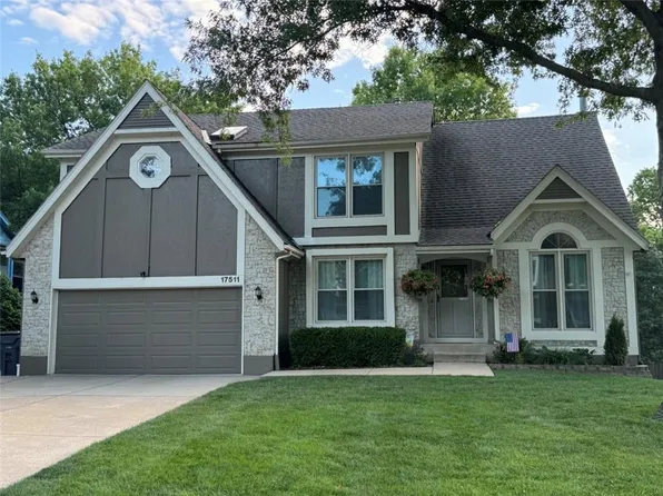 17511 W 113th St, Olathe, KS 66061