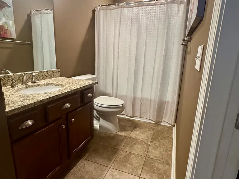 726 Hunter Ct — Photo 8
