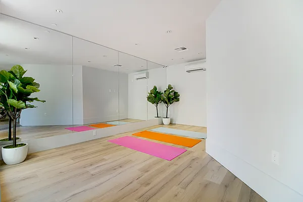 Rented by EXR | media 89