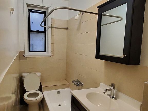 3rd image of 619 W 135th St APT 86
