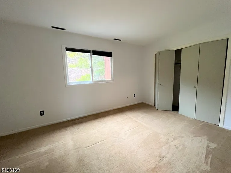 20 Augusta Dr #8 — Photo 8