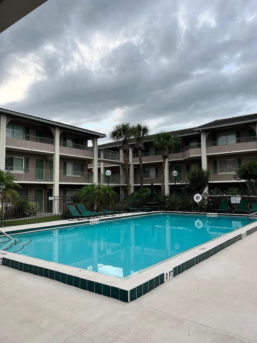 Building Photo - 121 Oyster Bay Cir #360