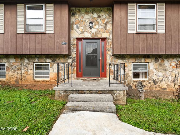 4th image of 6625 Lambent Ln