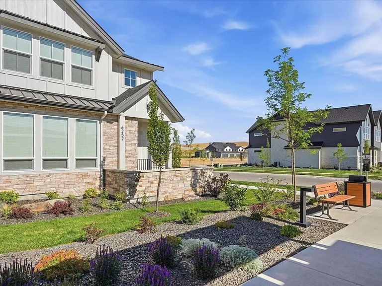 6252 N Holly Springs Ln — Photo 35