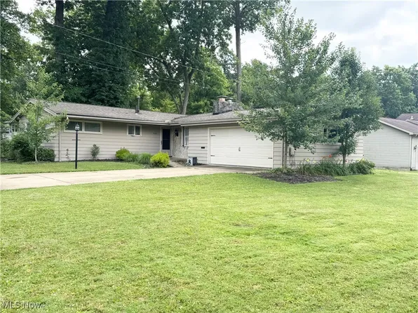 1425 Tomilu Dr, Girard, OH 44420