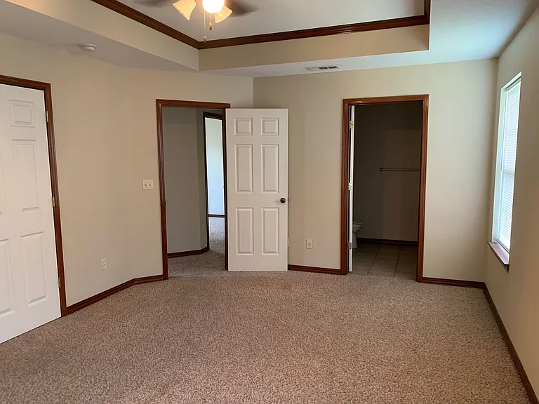 2027 Marigold — Photo 8