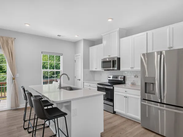 3049 Beeler Ln, Charlotte, NC 28208