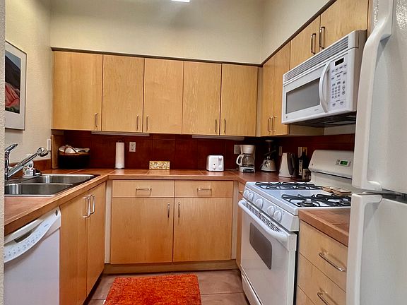 2nd image of 600 Circulo De Morelia Unit 203