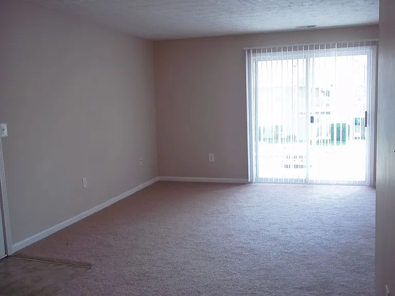 185 - COUNTRY VIEW APARTMENTS — Photo 25