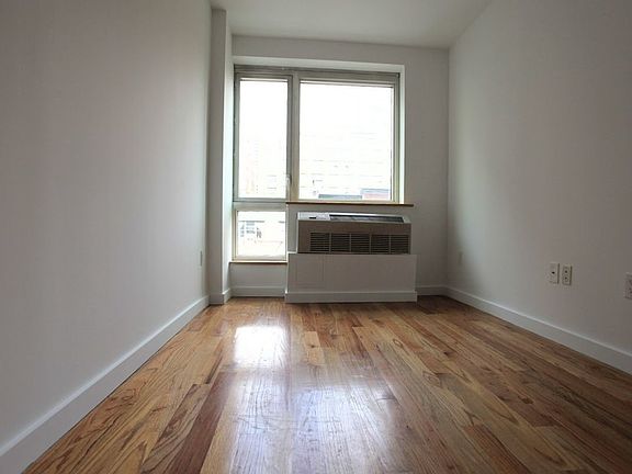 2nd image of 212 E 14th St #5FR