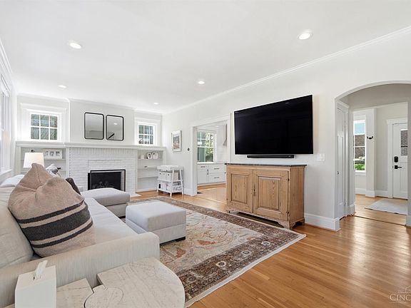2nd image of 1211 Delta Ave