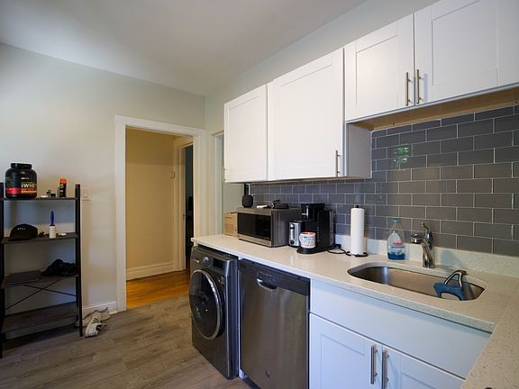 5th image of 1054 W Lill Ave #4