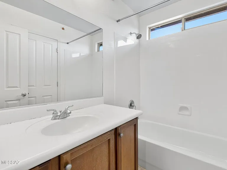 1605 W Homecoming Way — Photo 28