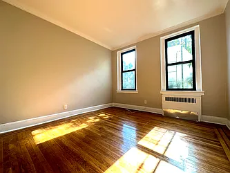 Rented by R New York