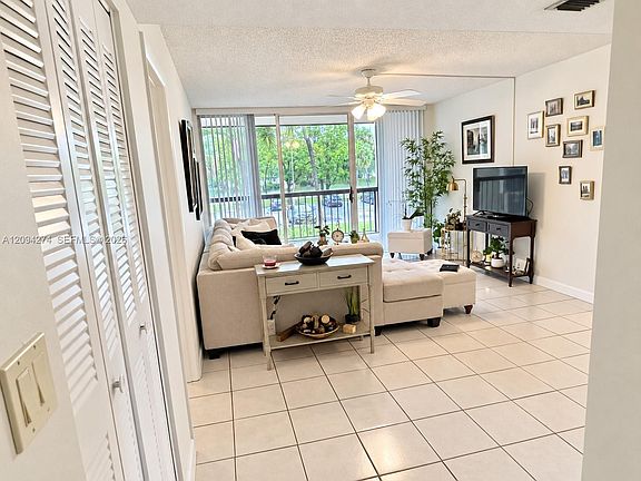 2nd image of 10425 SW 112th Ave APT 220