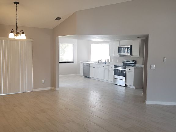 Living and Kitchen_11162022