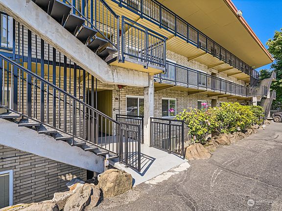 3rd image of 9520 Rainier Avenue S #302