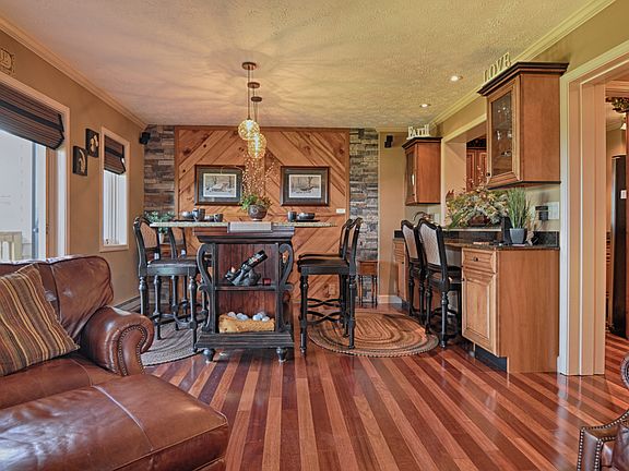 3rd image of 104 Sugar Ski Dr #415