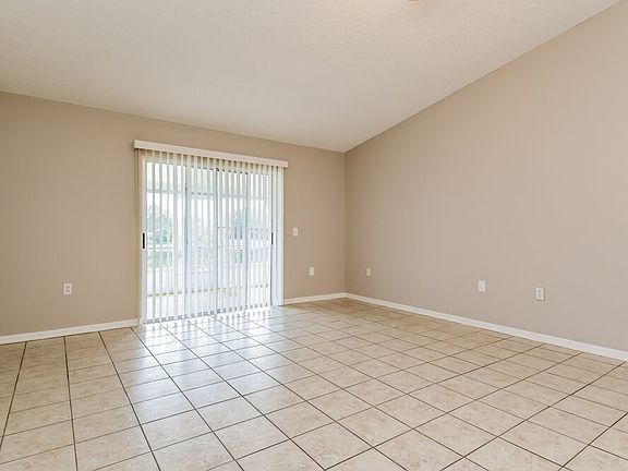 3rd image of 65 Reeding Ridge Dr W