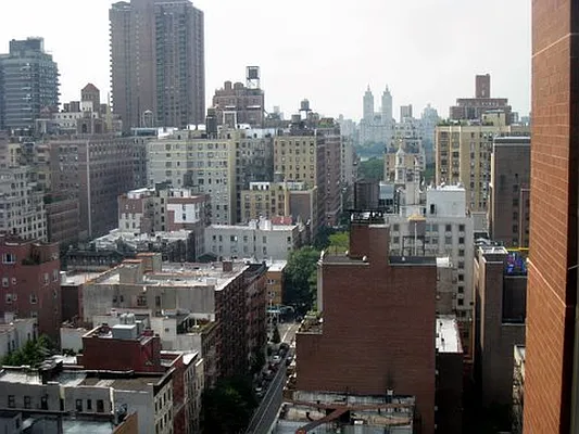 Rented by Bond New York | media 7