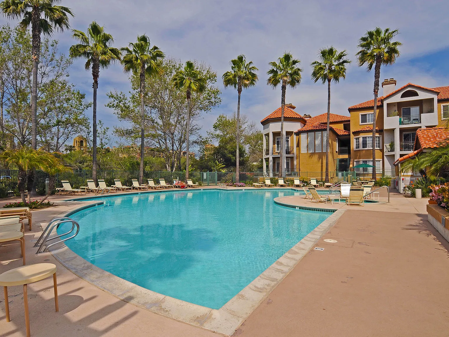 2 bed, 1025 sqft, $3,150 — Photo 2