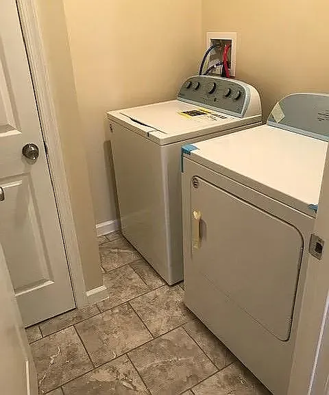 Common_area laundry room available for all residents.
